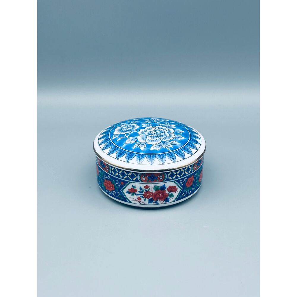 Vintage Tiffany & Co Imari Floral Porcelain Lidded Trinket Box